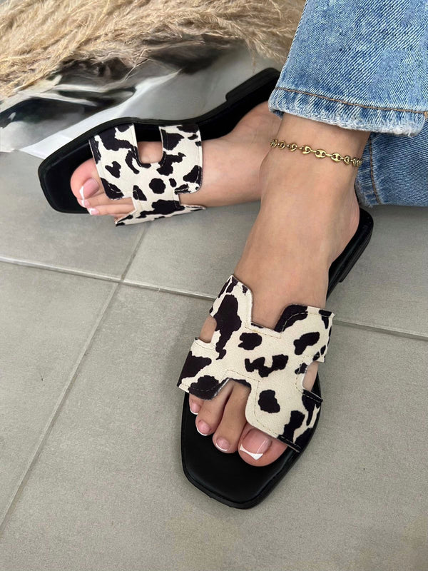SANDALIA PLANA COW